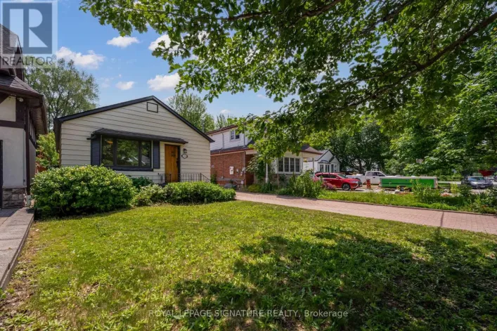 33 ASH CRESCENT, Toronto