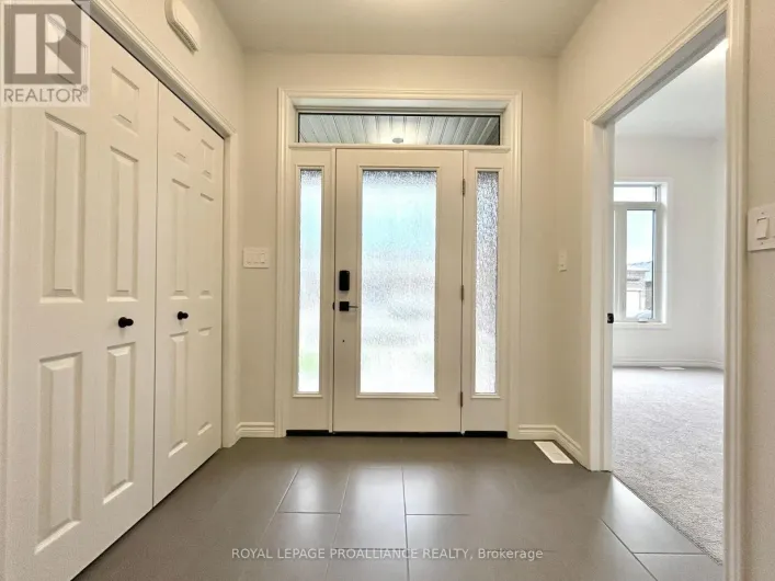 33 ATHABASKA DRIVE, Belleville