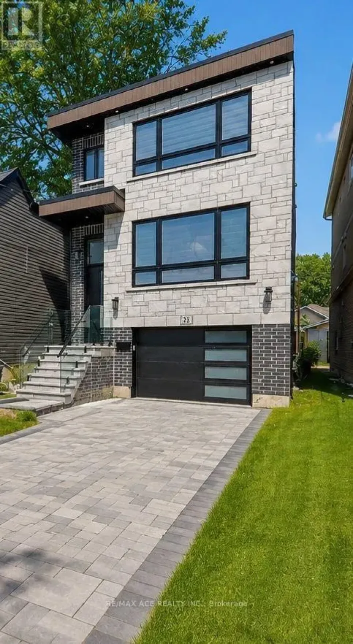 House for sale: 33 AUGUST AVENUE, Toronto