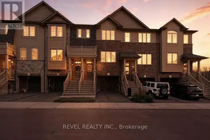 33 BARLEY LANE, Hamilton