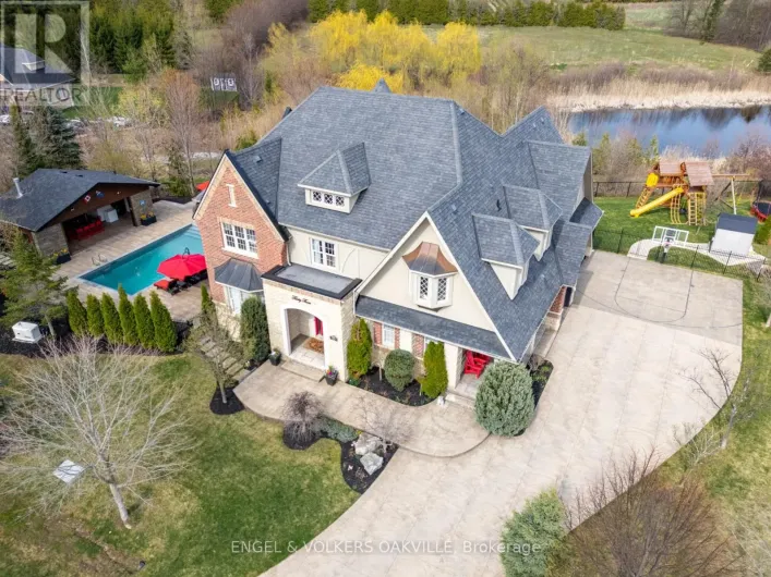 33 BARRACLOUGH BOULEVARD, Halton Hills