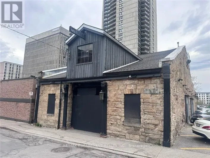 33 BOWEN STREET, Hamilton