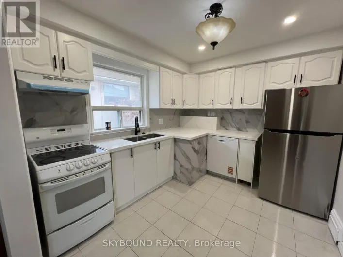 33 BRADSTOCK ROAD, Toronto