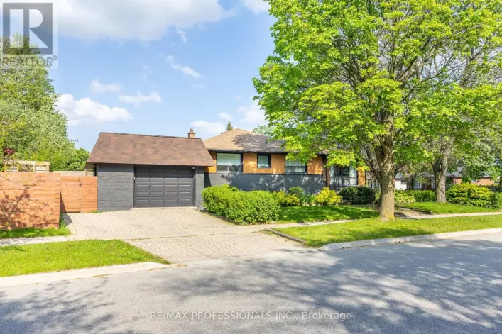 33 BRAMPTON ROAD, Toronto