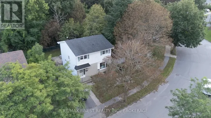 House for sale: 33 CALDERWOOD DRIVE, Kingston