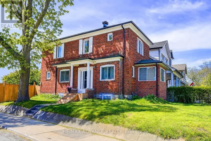 33 CASTLEFIELD AVENUE, Toronto