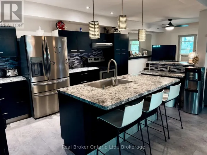 33 COZY STREET, Welland