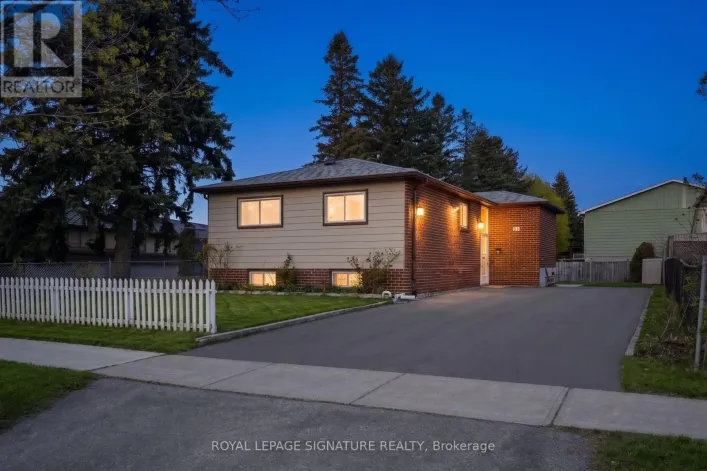 33 CROW TRAIL, Toronto