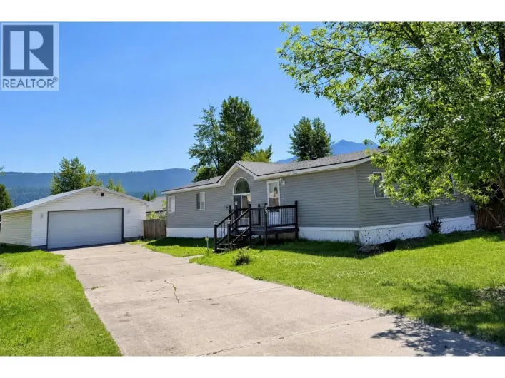 33 Dawson Crescent, Elkford