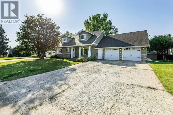 33 FAIRWAY Drive, Lacombe