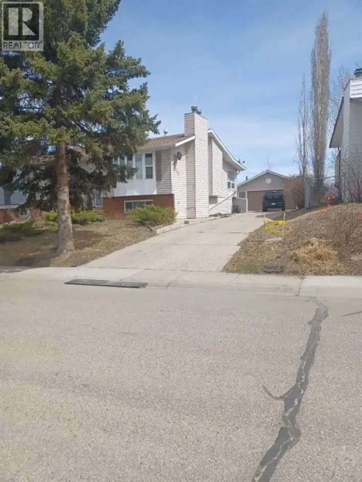 33 Forest Drive, Sylvan Lake