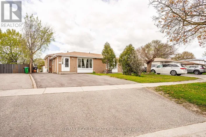 33 GARSIDE CRESCENT, Brampton