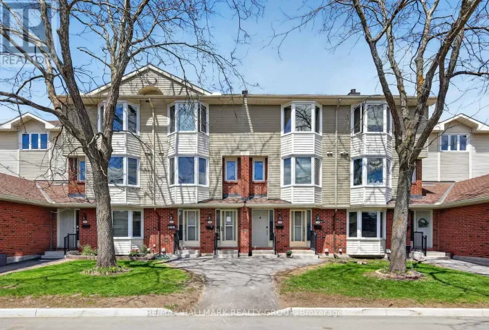 33 HAXBY PRIVATE, Ottawa