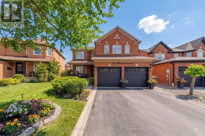 33 HUTTON CRESCENT, Caledon