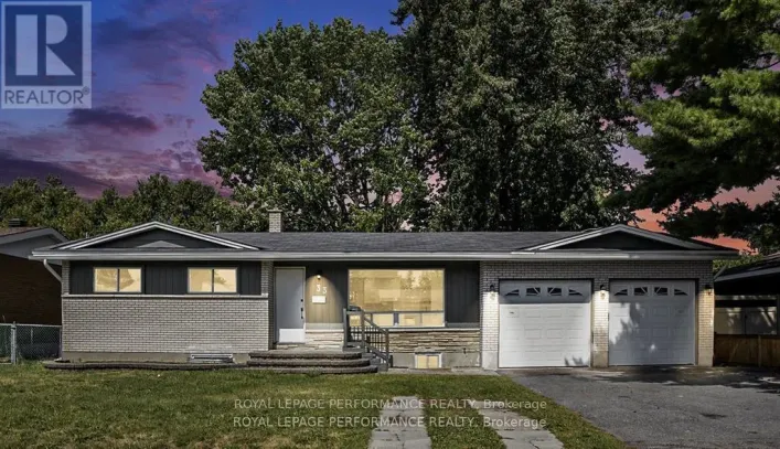 33 MAJESTIC DRIVE N, Ottawa