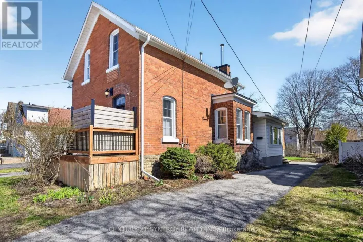 33 NAPOLEON STREET, Carleton Place