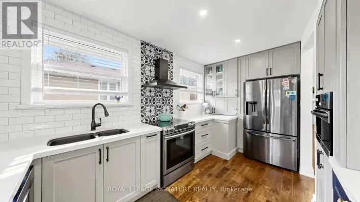 House for sale: 33 NEAPOLITAN DRIVE, Toronto
