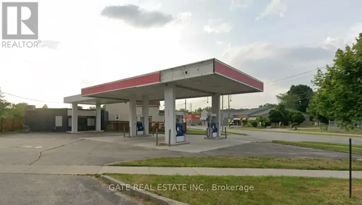 33 OAK STREET E, Leamington