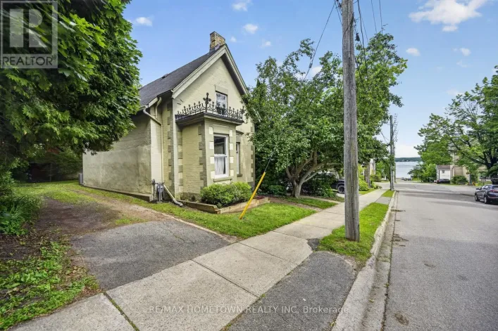 33 PARK STREET, Brockville