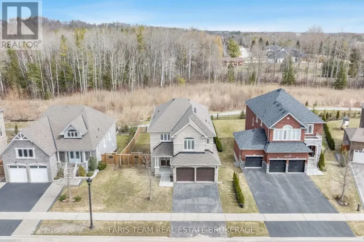 33 PEARL STREET, Wasaga Beach