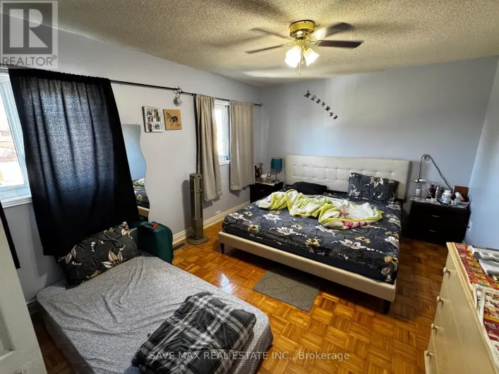 33 PIANE AVENUE, Brampton