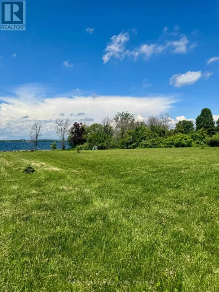 33 PRINYERS COVE CRESCENT, Prince Edward County