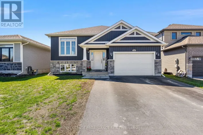 33 REDWOOD DRIVE, Belleville