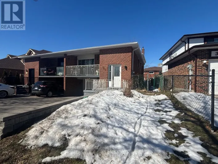 33 ROBBINSTONE DRIVE, Toronto