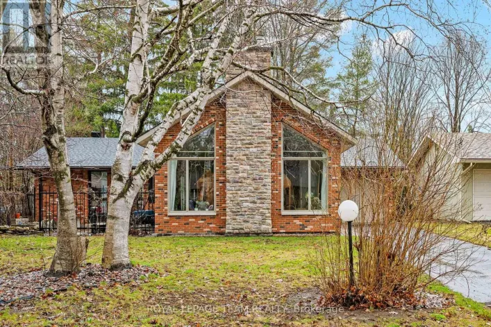 33 RUTHERFORD CRESCENT, Ottawa