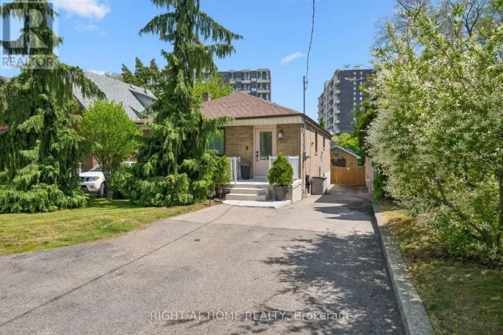 33 SOUTH KINGSWAY, Toronto