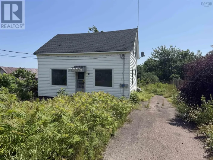 33 South Street, Springhill