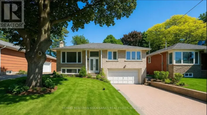 33 SUMNER HEIGHTS DRIVE, Toronto