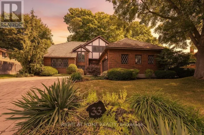 33 WALNUT DRIVE, Guelph