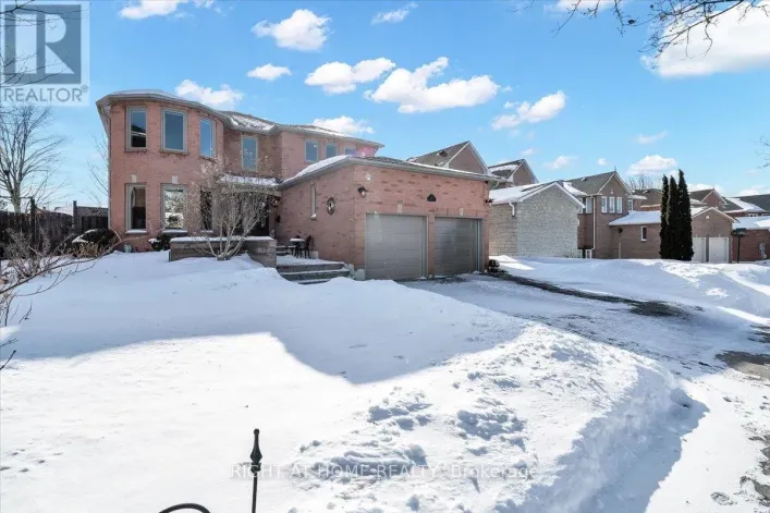 33 WILLCOCKS CRESCENT, Ajax