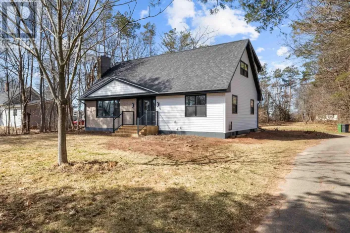 33 Wood Island Road, Montague