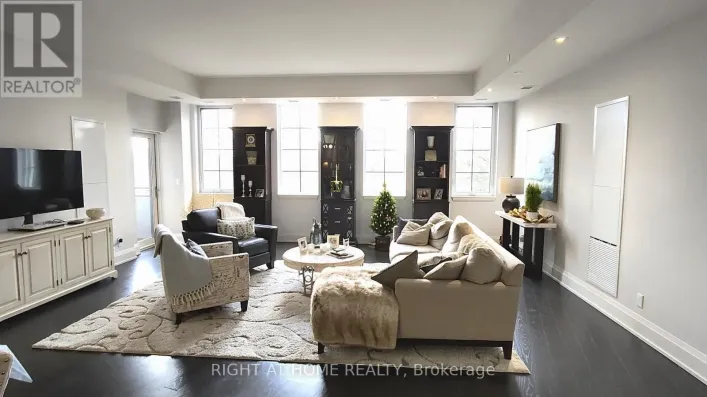 330 - 20 FRED VARLEY DRIVE, Markham