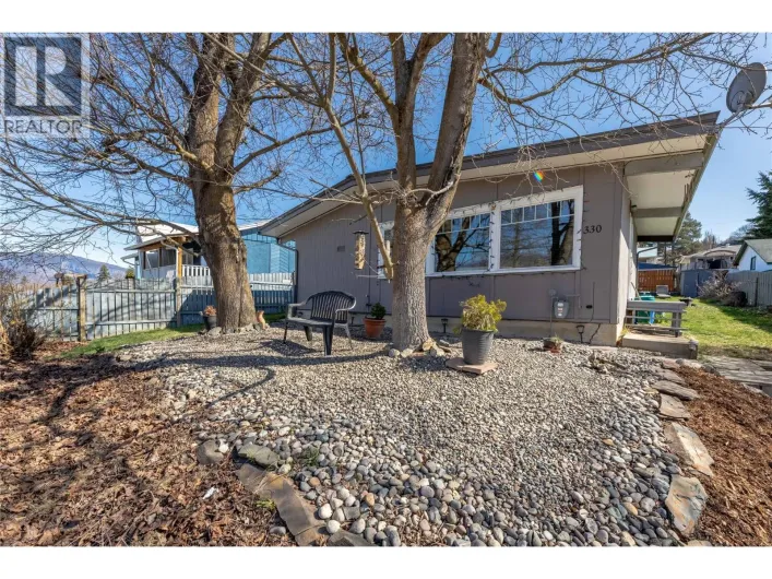 330 6 Street, Salmon Arm