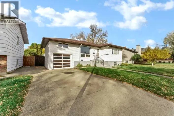330 9 Street SE, Medicine Hat