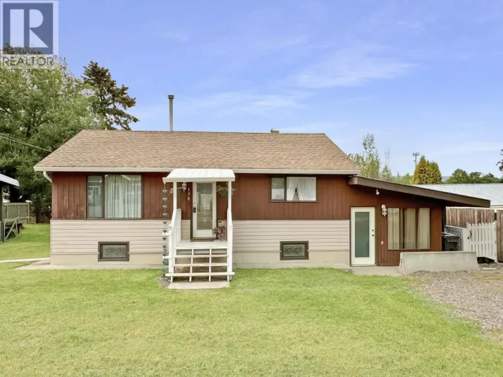 330 CEDAR AVENUE, 100 Mile House