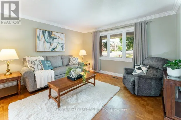 330 HICKORY CIRCLE, Oakville