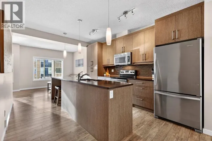 330 Marquis Lane SE, Calgary