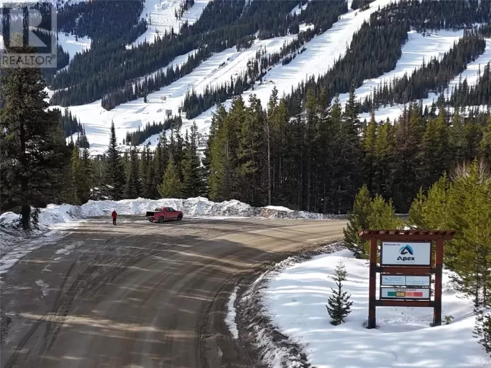 330 Strayhorse Road Unit# 205, Apex Mountain