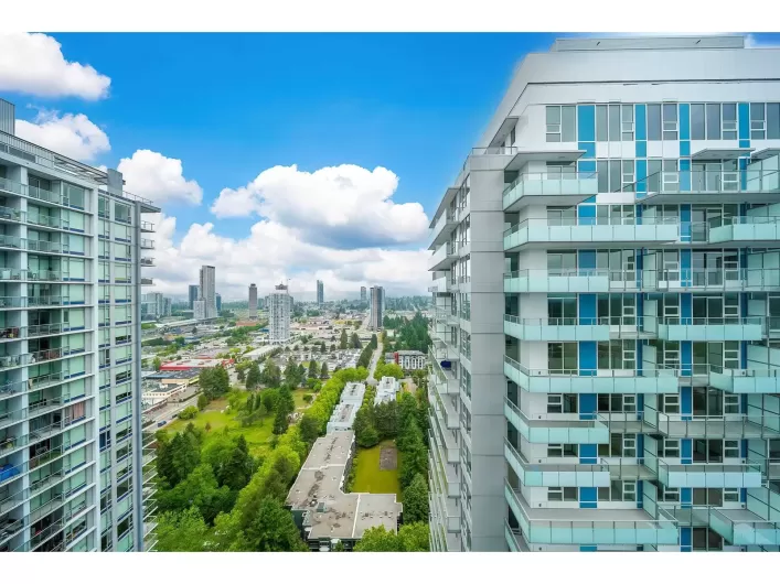 3301 13768 100 AVENUE, Surrey