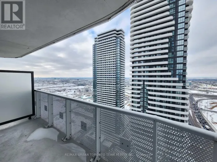 3301 - 8 INTERCHANGE WAY, Vaughan