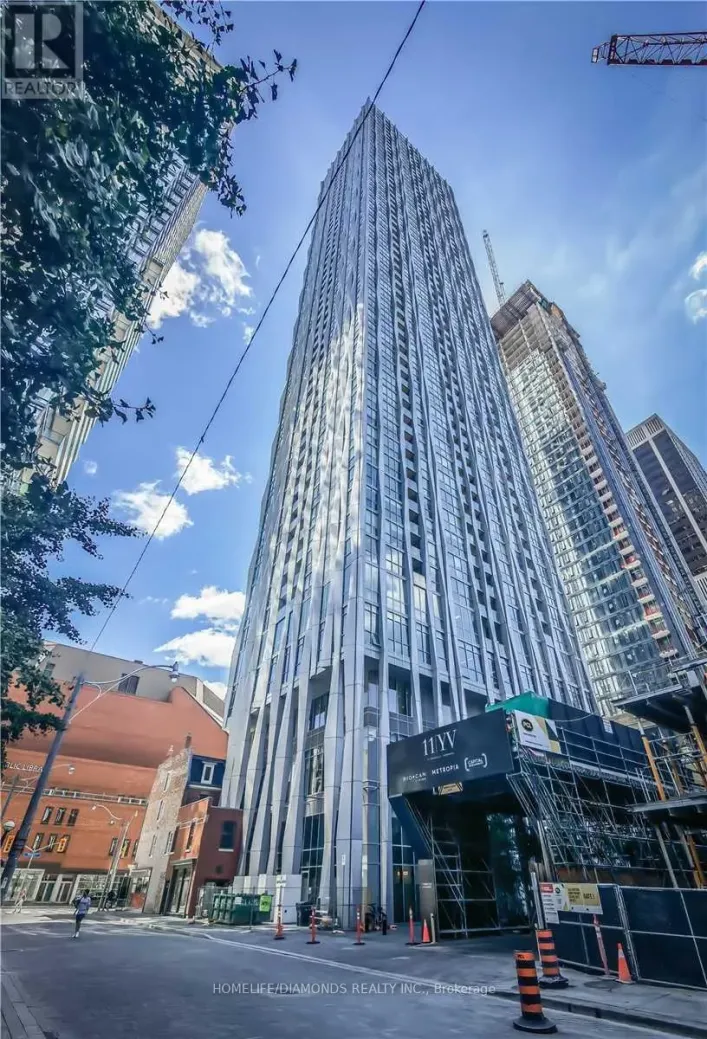 3302 - 1 YORKVILLE AVENUE, Toronto