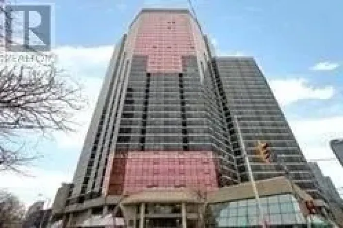 3303 - 1001 BAY STREET, Toronto