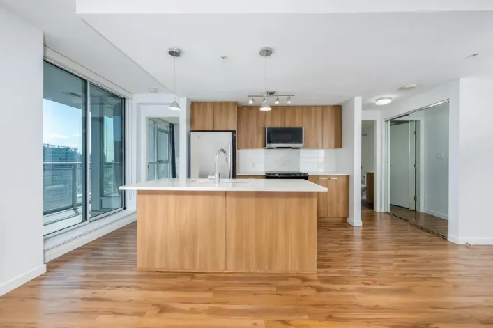 3305 13325 102A AVENUE, Surrey