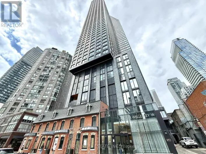3305 - 8 WELLESLEY STREET W, Toronto