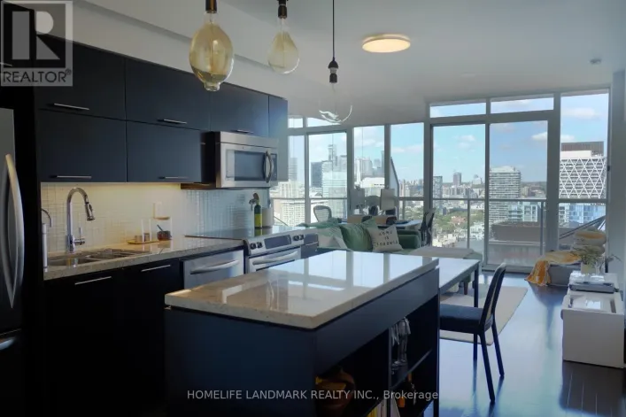3306 - 126 SIMCOE STREET, Toronto