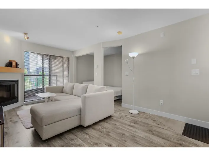 331 10838 CITY PARKWAY, Surrey